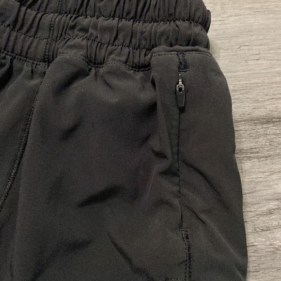 Lululemon Hotty Hot Short II *2.5"
Black Sz 8 - Picture 11 of 15
